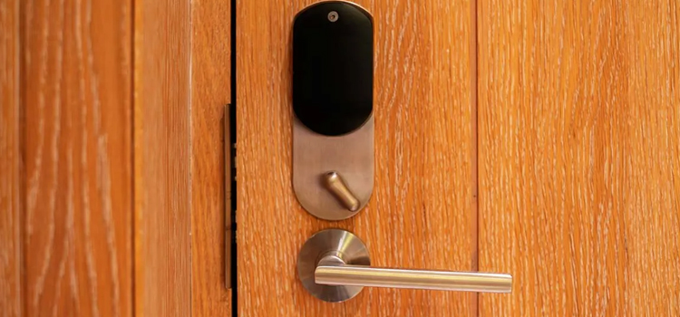 Automatic Locking Door Knob Cherry Valley